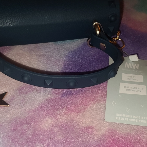 Most Wanted Purse - Picture 5 of 15
